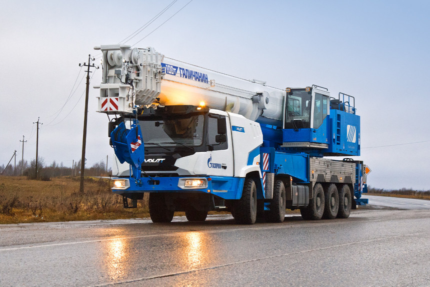 Ход крабом: знакомимся со стотонным автокраном Галичанин