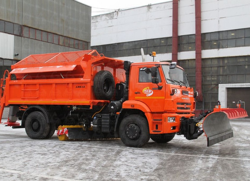 Комбинированная дорожная машина ЭД-244КМ