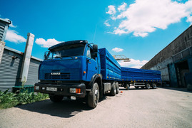 Автопоезд-зерновоз на шасси КАМАЗ-65115