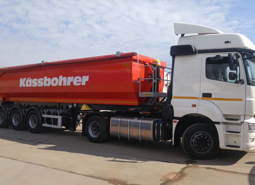 Самосвальный полуприцеп Kassbohrer DL32