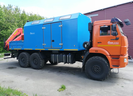 Фургон 7727А-10 с КМУ ИМ-150N на шасси КАМАЗ-43118