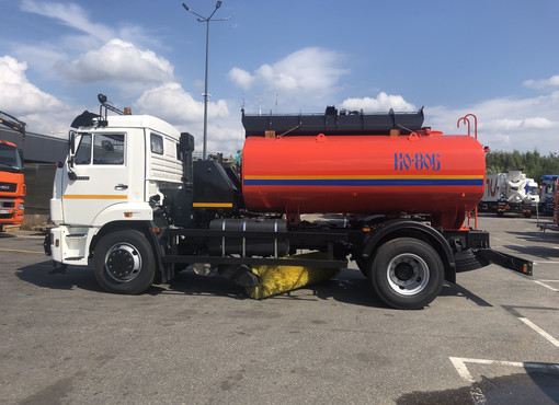 Комбинированная дорожная машина КО-806 на базе КАМАЗ-43253