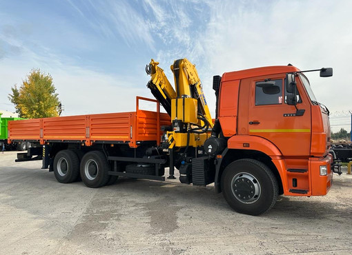 Бортовой КМУ XCMG SQZ200 на шасси КАМАЗ-6520